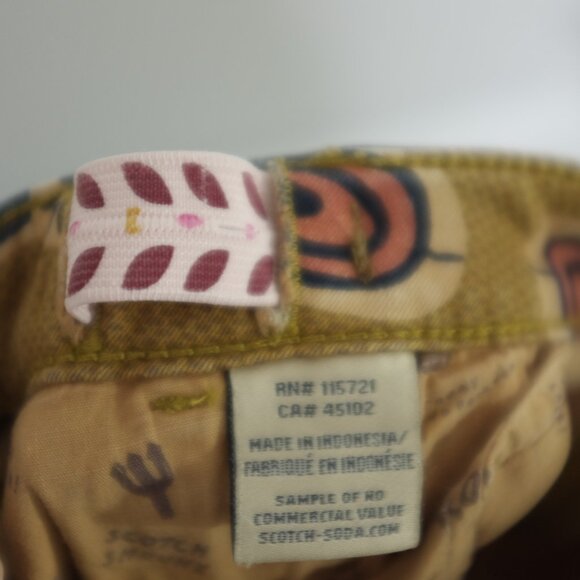 Scotch R'Belle mustard yellow pattern print rolled shorts - Picture 10 of 10